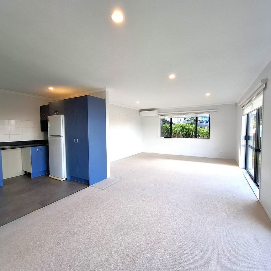 27 Killygordon Place, Massey - Photo 1