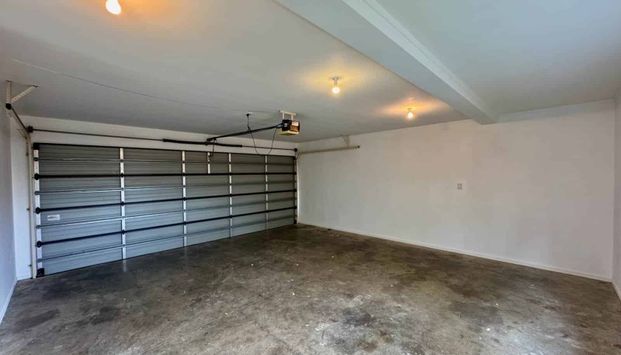 A master bedroom like no other - Photo 1