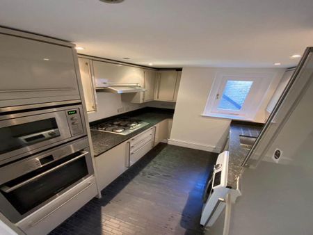 2 bedroom flat to rent - Photo 4