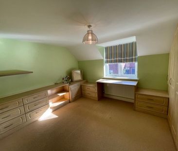 The Cuckstool, Sutton On Trent, Newark, Notts, NG23 - Photo 5