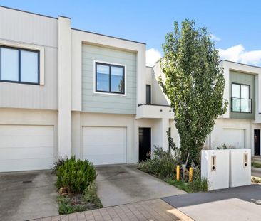 3 Hardy Loop, Keysborough VIC 3173 - Townhouse For Rent | Domain - Photo 3