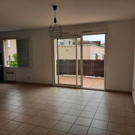 Appartement 3 pièces 62m2 MARSEILLE 13EME 978 euros - Photo 5