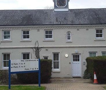 Tatchbury Mount, Calmore, SO40 - Photo 2