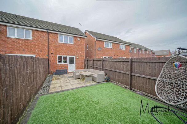 2 bedroom end of terrace house to rent - Photo 1