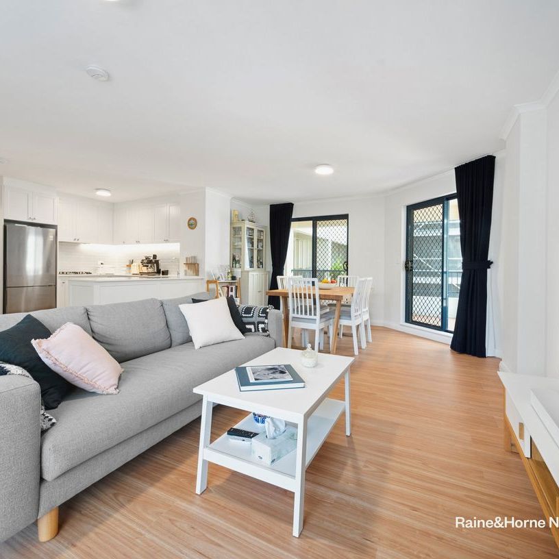 2 bed apartment in walk to everywhere location - Photo 1