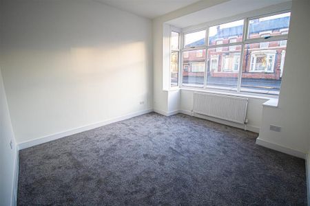 3 bedroom end of terrace house to rent - Photo 4