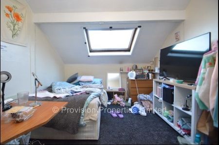 7 Bedroom Houses in Headingley - Photo 4