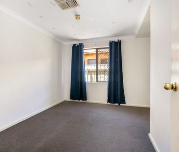 Brick home in a quiet location - Photo 6