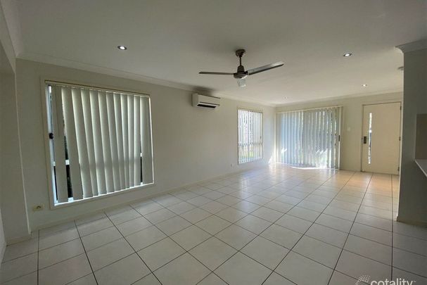 Spacious Modern Townhouse in Prime Location - Photo 1