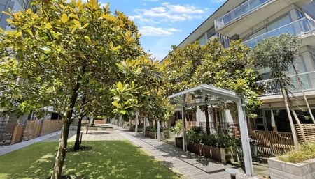 ***Welcome to W1.04A REVOLUCION APARTMENTS!*** - Photo 2