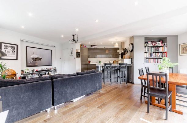 2 bedroom flat to rent - Photo 1
