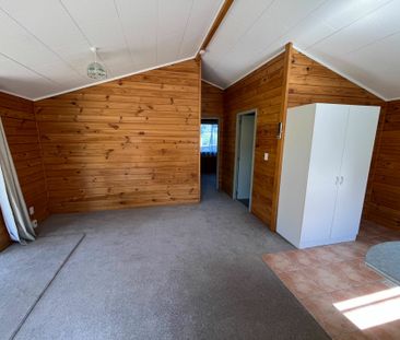 Rural living on the edge of town! - Photo 1