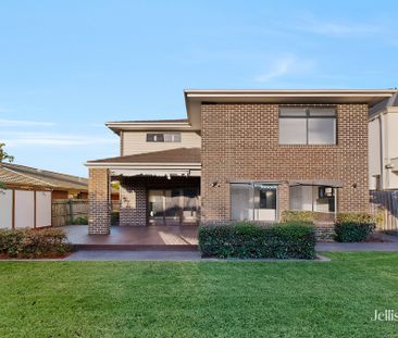 8 Lawson Street, Balwyn North VIC 3104 - House For Rent | Domain - Photo 4