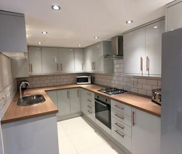 6 bedroom house of multiple occupation to rent - Photo 3