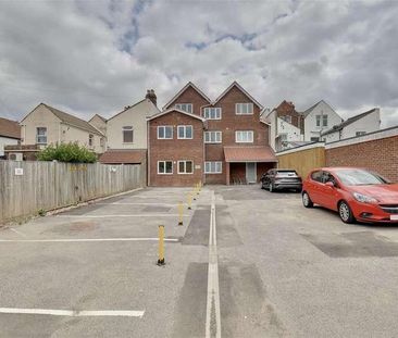 Brockhurst Road, Gosport - Photo 2