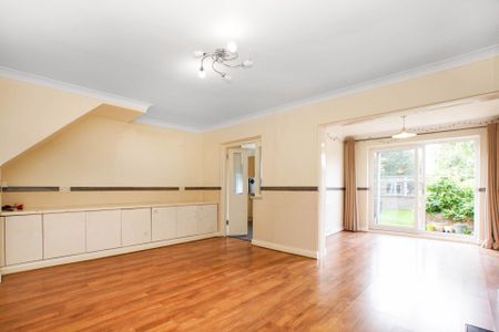 Guide Price £2,000 pcm - Available Now - Unfurnished - Photo 3