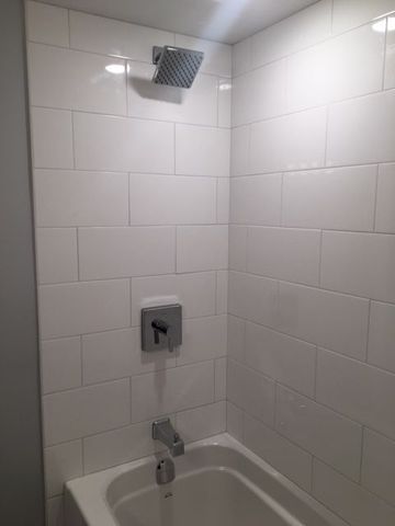 For Lease - 1258 Firestone Crescent Unit# B, Parkway Park - Queensway Terrace S and Area, Ontario - Photo 3