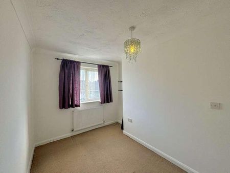 Bournemouth Park Road, Southend-on-sea, Essex, SS2 - Photo 2