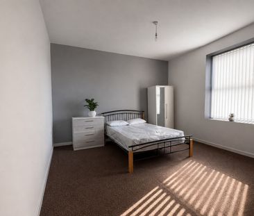 Studio Flat, Breck Road, L5 - Photo 4