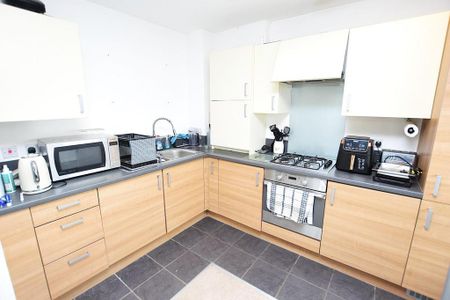 2 bedroom flat to rent - Photo 5