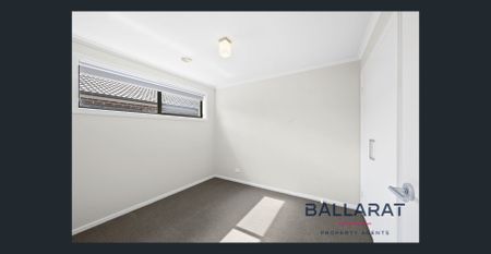 Four Bedroom Home in Prime Lucas Location - Photo 3