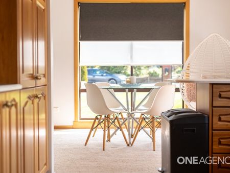 Well Maintained Large Family Home! - Photo 2