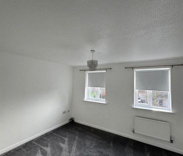 3 bedroom detached house to rent - Photo 3