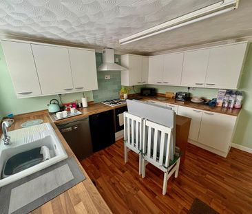 2 bedroom semi-detached house to rent - Photo 3