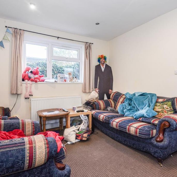 6 bedroom semi-detached house to rent - Photo 1