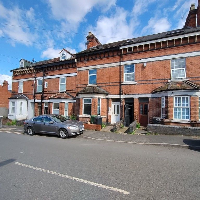 Upper Villiers Street, Blakenhall, Wolverhampton - Photo 1