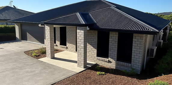 Brand New 4 Bedroom Home with Elevated Views – Hospital Hill - Photo 2