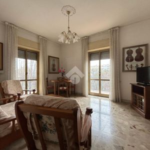 5 locali in affitto - Photo 2