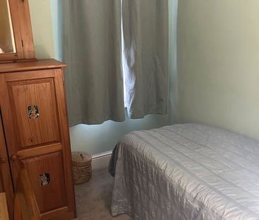Room in a Shared House, Courtney Road London, SW19 - Photo 2