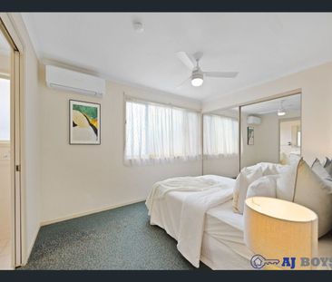 Vacant & Move-In Ready Townhouse in Prime Southport Location - Photo 6