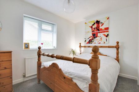 4 bedroom detached bungalow to rent - Photo 5