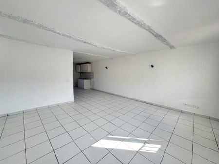 Location Appartement 1 pièce 35m² TOURVES 83170 - Photo 2