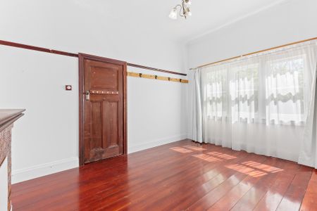 148 Atherton Road, Oakleigh VIC 3166 - House For Rent | Domain - Photo 4