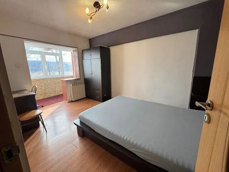 Apartament cu 3 camere, DECOMANDAT, zona Dacia - Photo 3