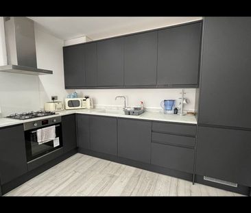 1 Bed Flat, The Triangle, IG11 - Photo 4