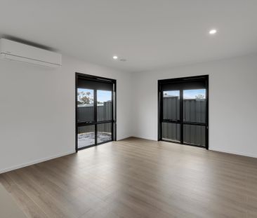 3 Jules Way, Pakenham VIC 3810 - House For Rent | Domain - Photo 1