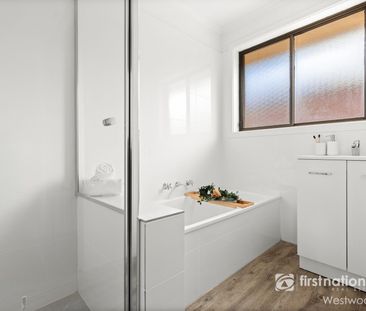 Duncans My Mate! - Photo 2