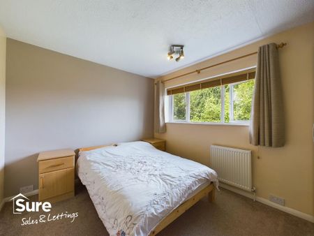 4 bedroom semi-detached house to rent - Photo 5