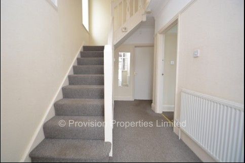 4 Bedroom Houses Headingley - Photo 1