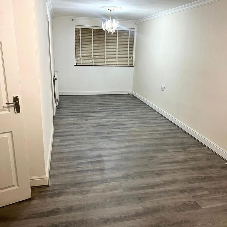 3 bedroom end of terrace house to rent - Photo 1