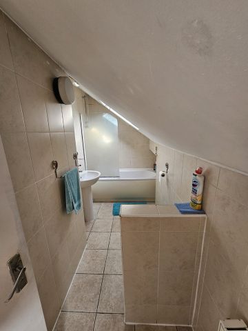 Room in a Shared Flat, Chichele Road, NW2 - Photo 4