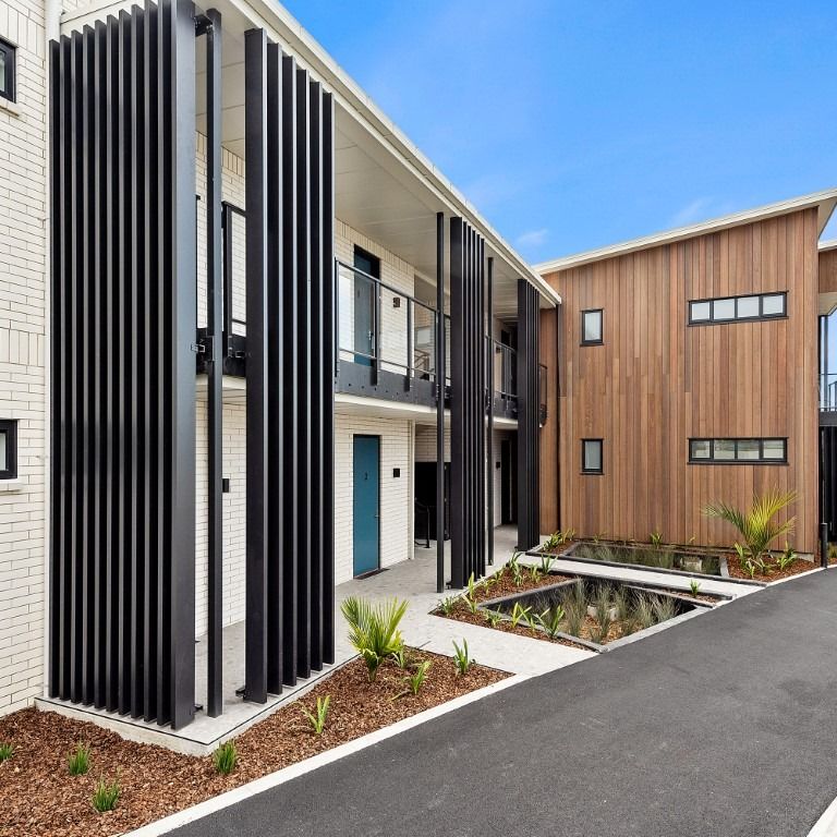 This complex offers eight modern apartments in the heart of Hamilton City Centre. - Photo 1