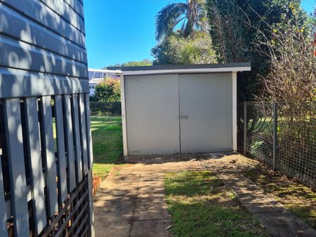 2 Bedroom + Sleepout Home In East Lismore - Photo 4