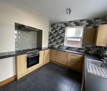 3 bedroom semi-detached house to rent - Photo 6