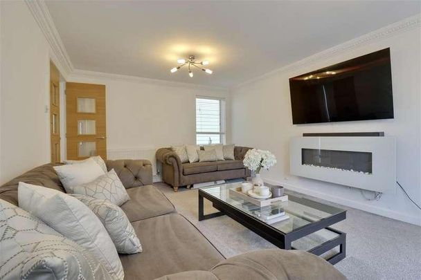 Skylark Meadows, Fareham, PO15 - Photo 1