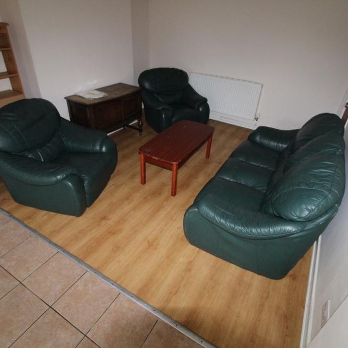 4 bedroom semi-detached house to rent - Photo 1